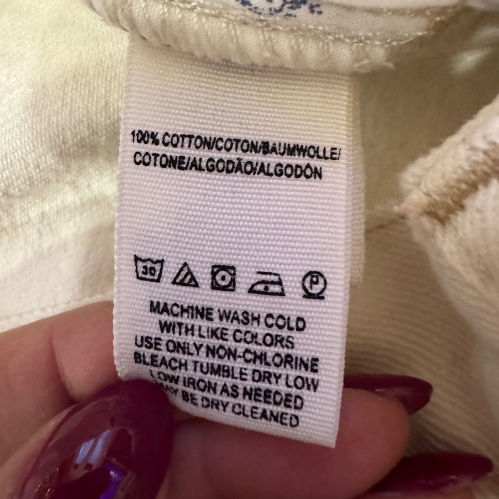 Free People High-waisted cream button fly mom jeans
Size 25 short - Picture 5 of 6